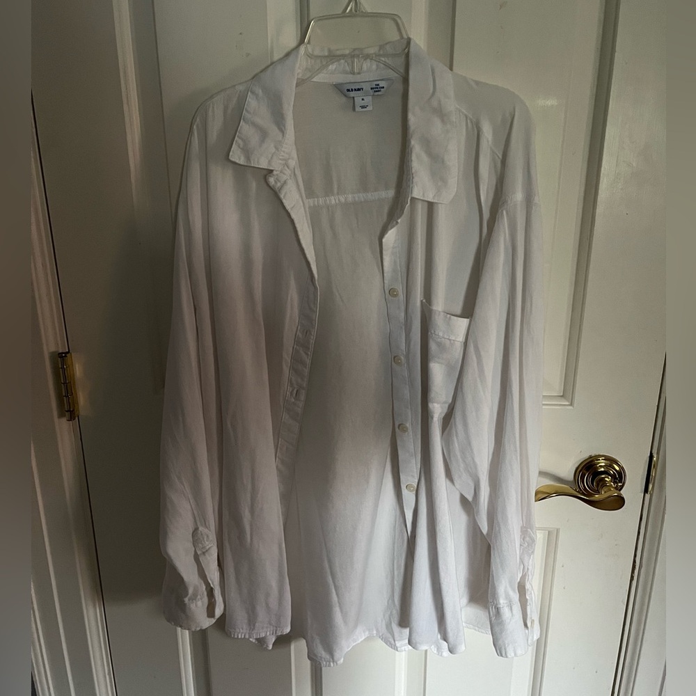 Loose linen button up